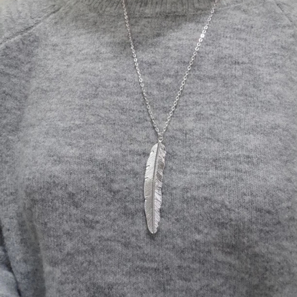 Silver color pendant necklace. Bohemian style leaf. Gift. Mothers day. Birthday - Picture 2 of 3